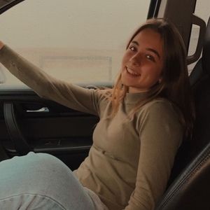 Meet your Posher, Madalyn